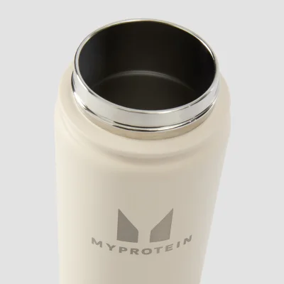 Myprotein reciklirana metalna boca sa slamkom na preklop 500 ml – prirodno krem Fotografija 6